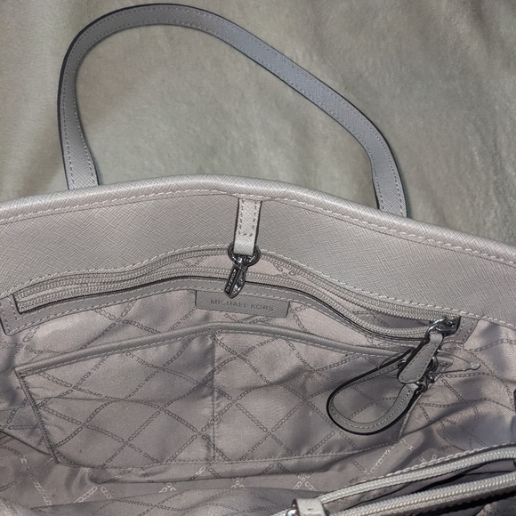 Pearl Gray Michael Kors Jet Set Travel Tote - Picture 7 of 7